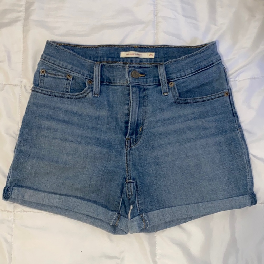 Levi’s Women Shorts Mid Length